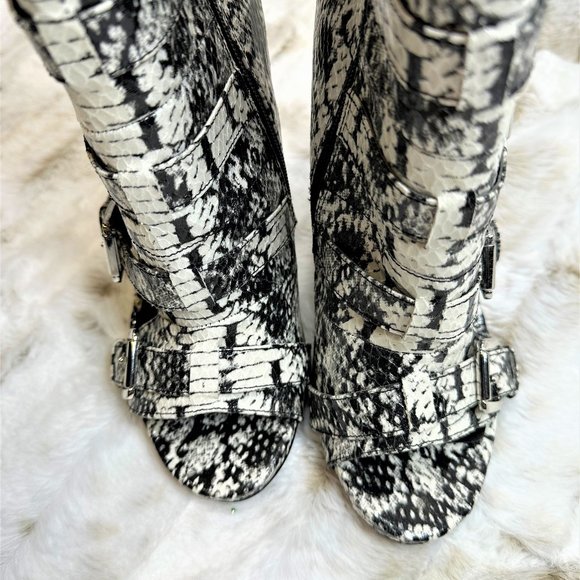 Nelly Bernal Black & White Snake 5 Buckle 4.75 Heel Ankle Boot - Picture 4 of 9